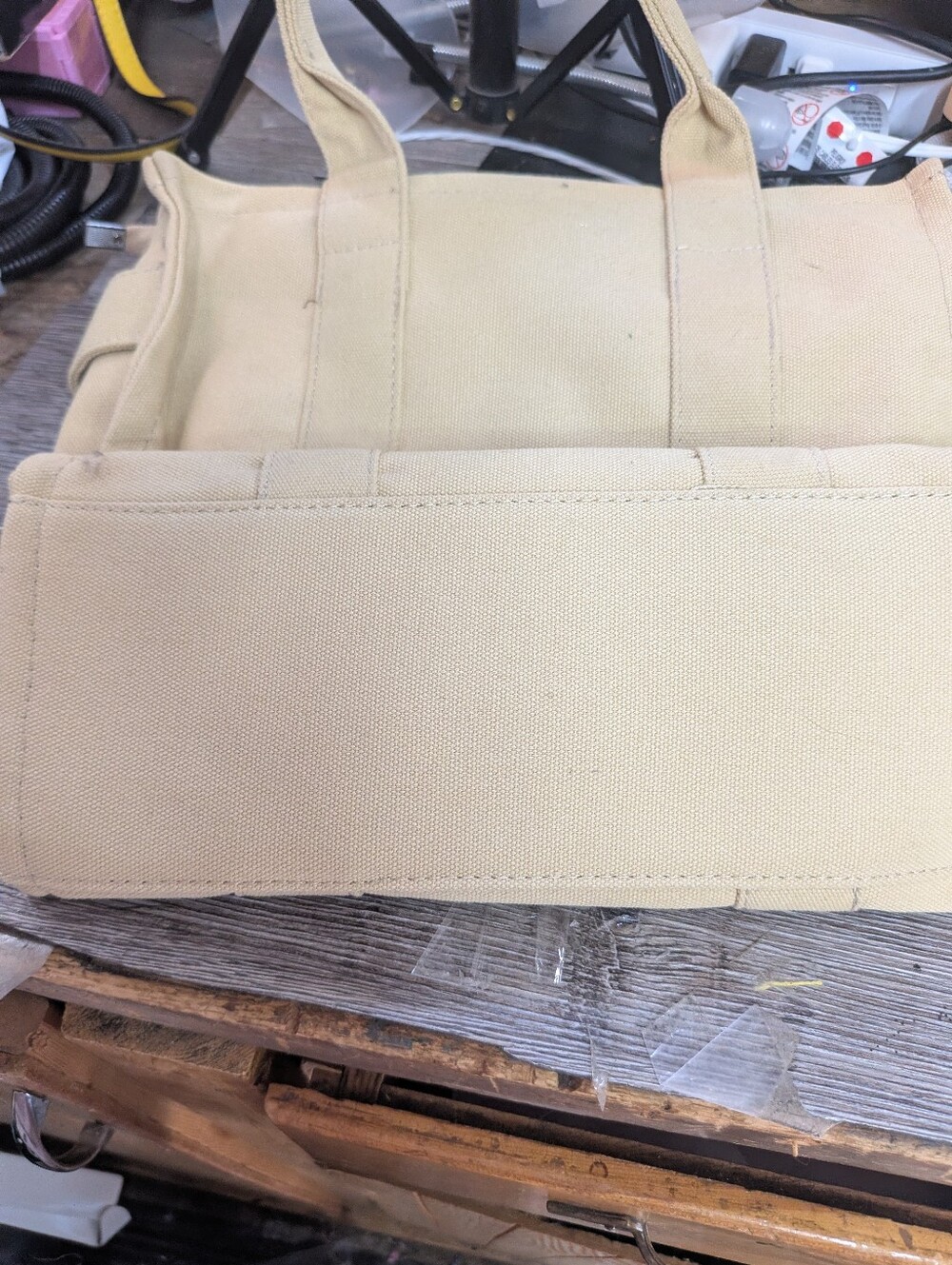 Marc Jacobs "The Tote Bag" Beige Canvas With Crossbody Strap - Picture 2 of 5